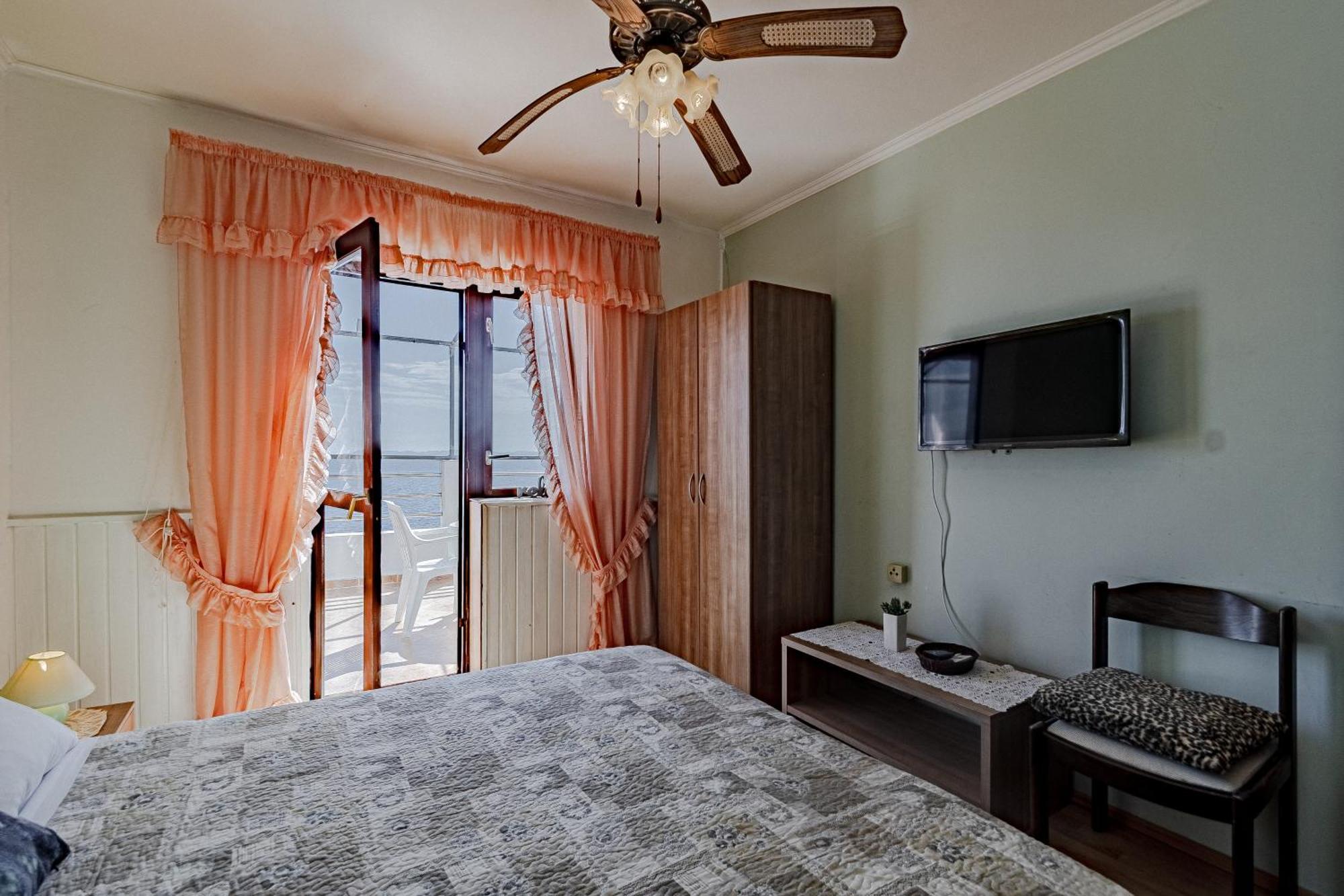 Family Friendly Apartments With A Swimming Pool Zavalatica, Korcula - 183 Room photo